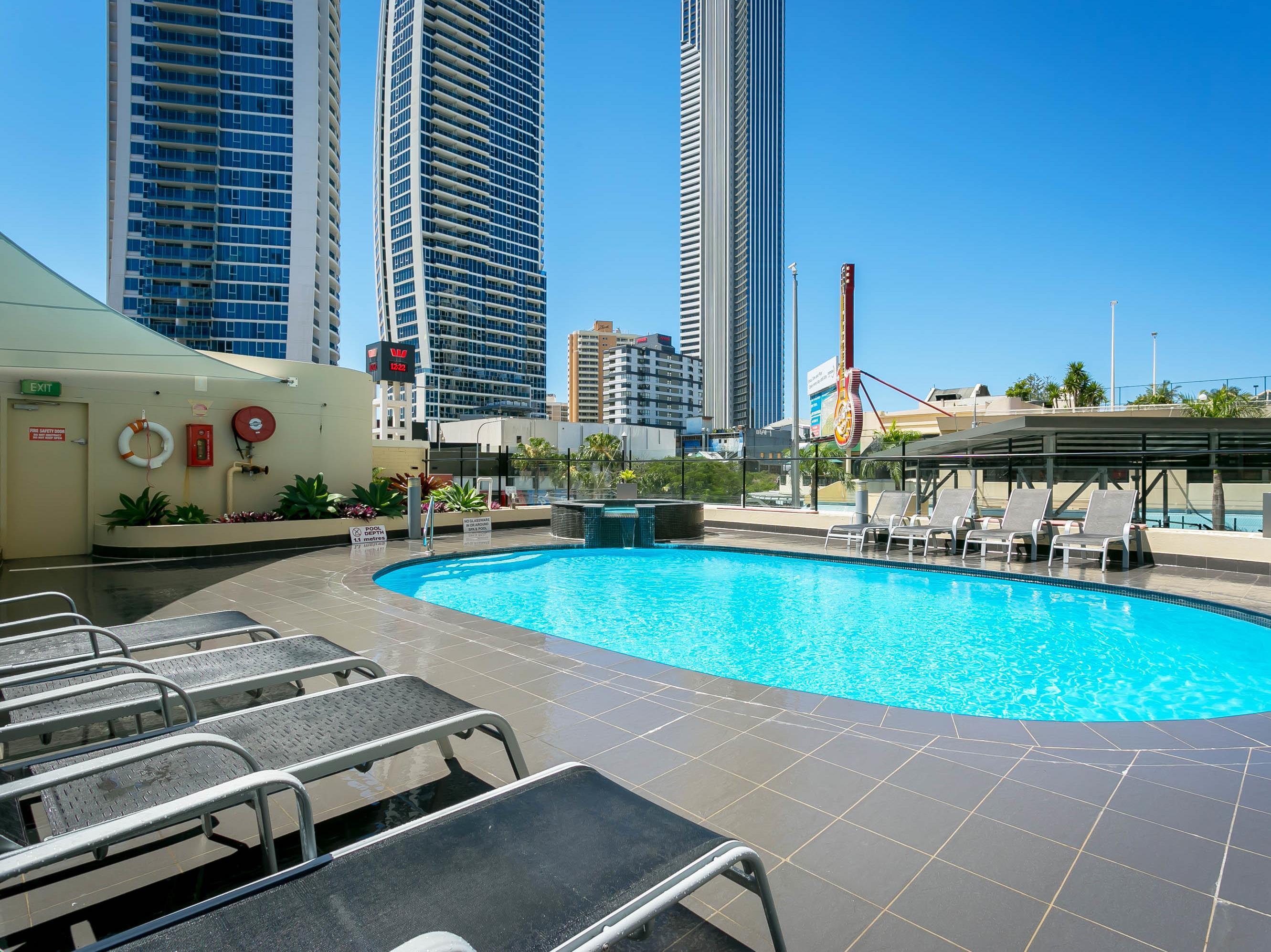 Breakfree Cosmopolitan Aparthotel Gold Coast Exterior photo